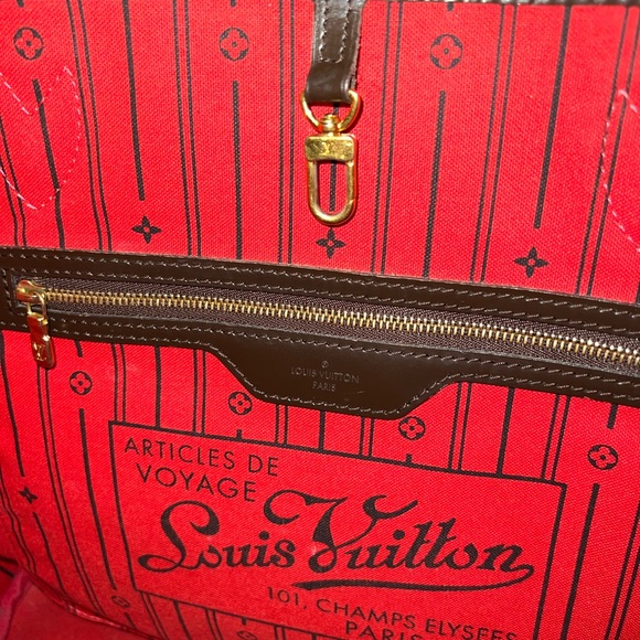 Louis Vuitton Neverfull MM Tote Bag - Picture 3 of 9